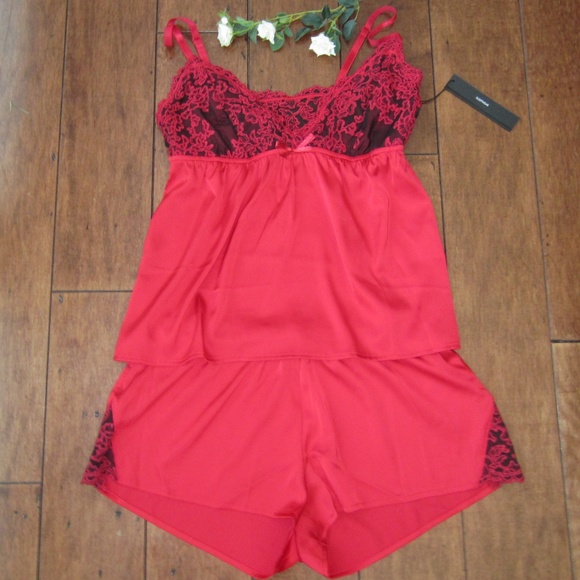 Tahari Other - ❤️Tahari Satin Cami Shorty Red Black Lace Set